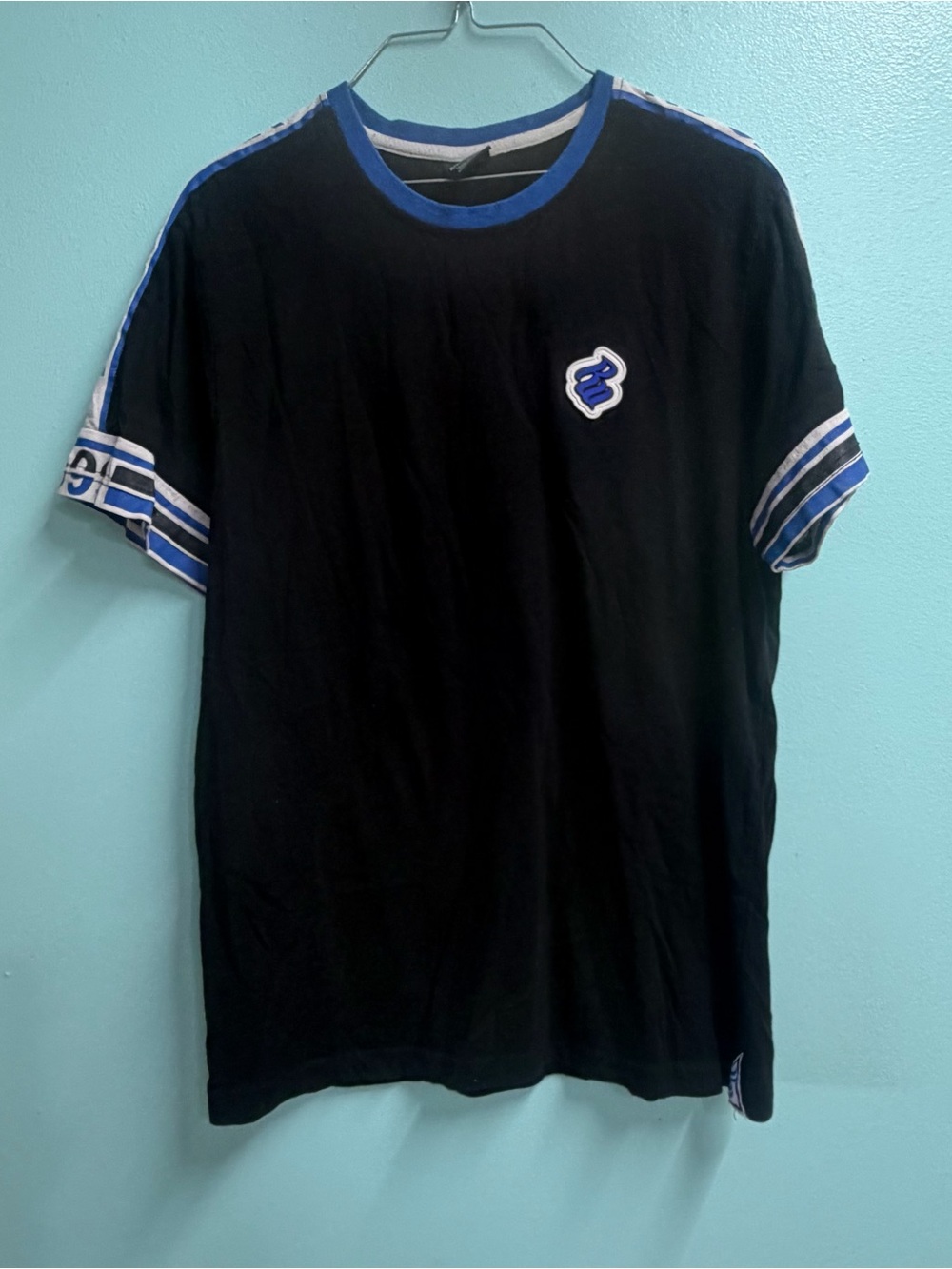 Men's rocawear L Short Sleeve Shirt 1999 black and blue